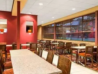 Days Inn by Wyndham Hamilton 